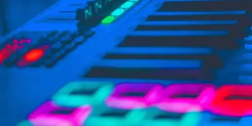 الإلكتروني